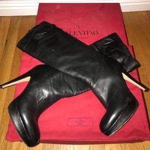 Rose detail leather Valentino heal boots ✨scarpe